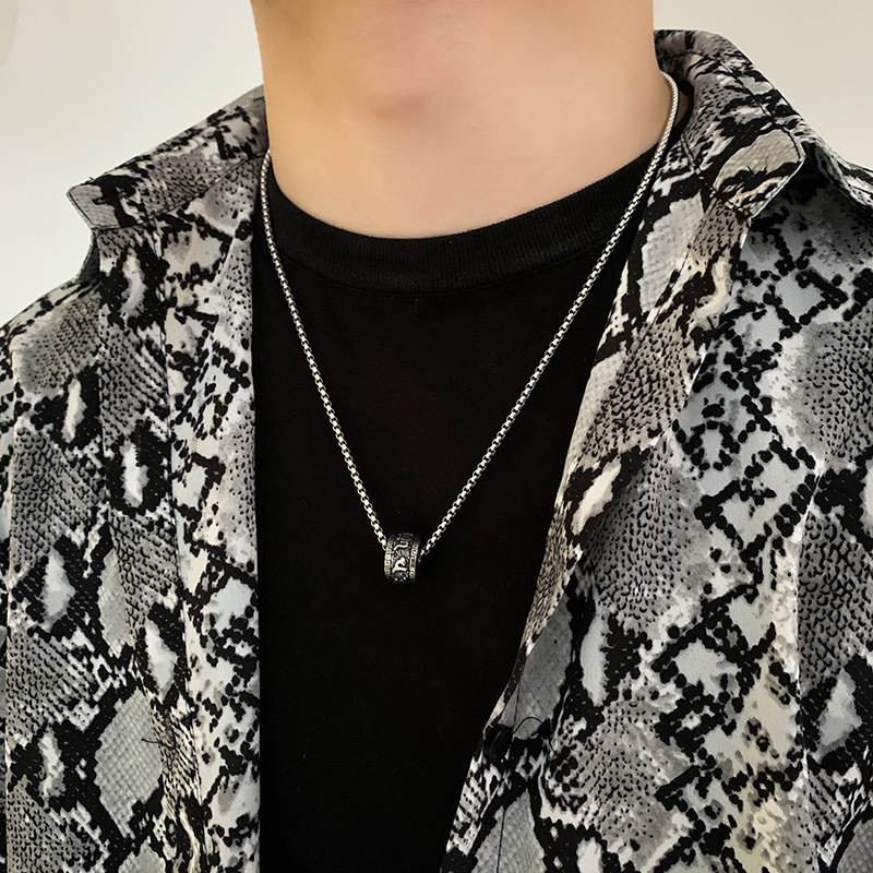 Buddismo tibetano Acciaio inossidabile Sei parole Mantra Collana Uomo Preghiera circolare Collana pendente spirituale Gioielli da donna_voghion.com