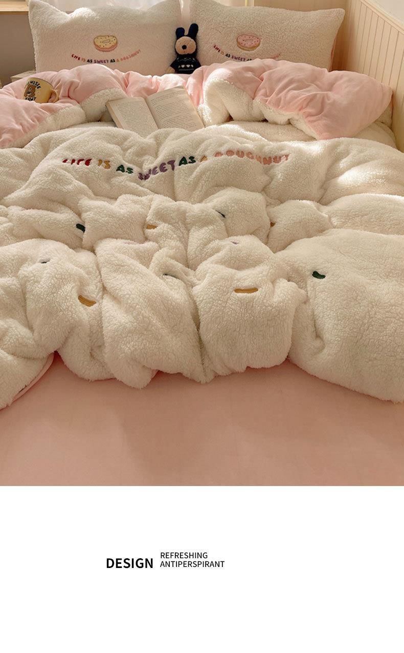 Biancheria da letto in velluto di latte caldo ispessito di classe A 2025, copripiumino in lana di agnello, lenzuola in pile bifacciale, tre pezzi_voghion.com