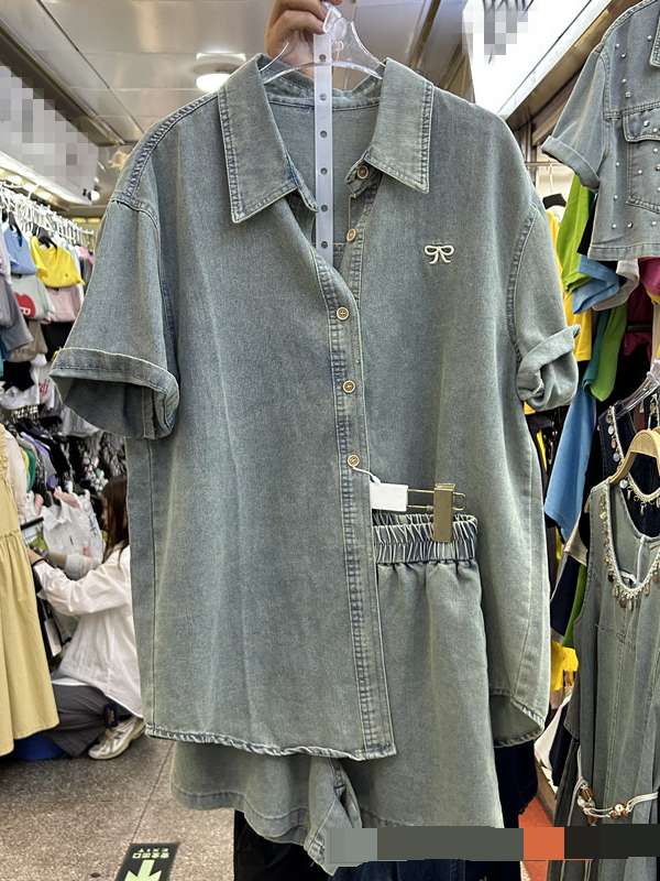 Damenbekleidung Sommer Besticktes Jeanshemd mit Schleife Elastische Shorts mit hoher Taille und weitem Bein Zweiteiliger Anzug_voghion.com