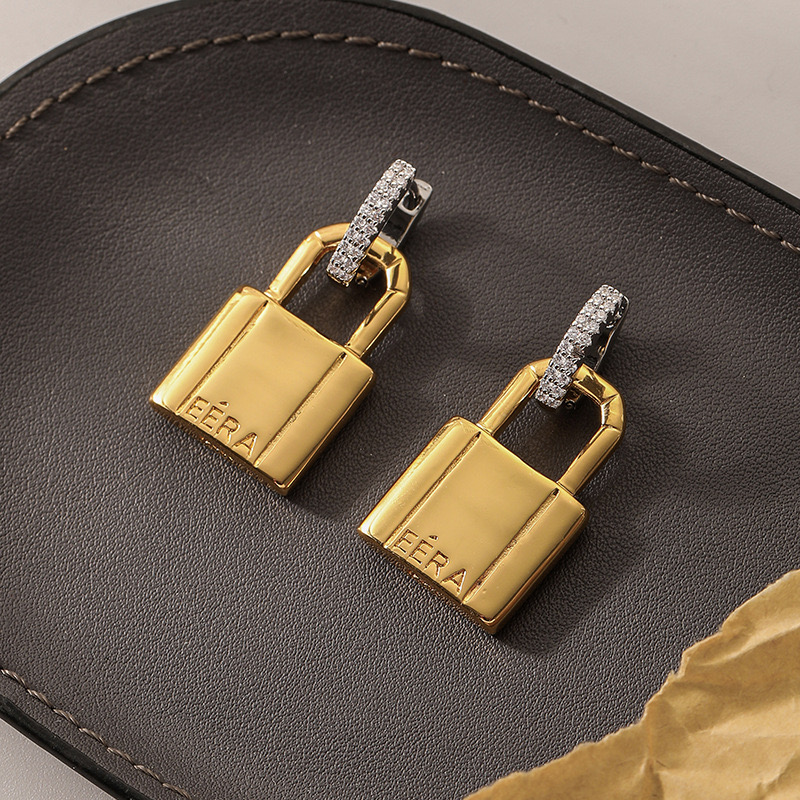 EIN paar ohrringe mit schloss kopf individuelle nische design exquisite persönlichkeit high-grade temperament ohrringeIch bin_voghion.com