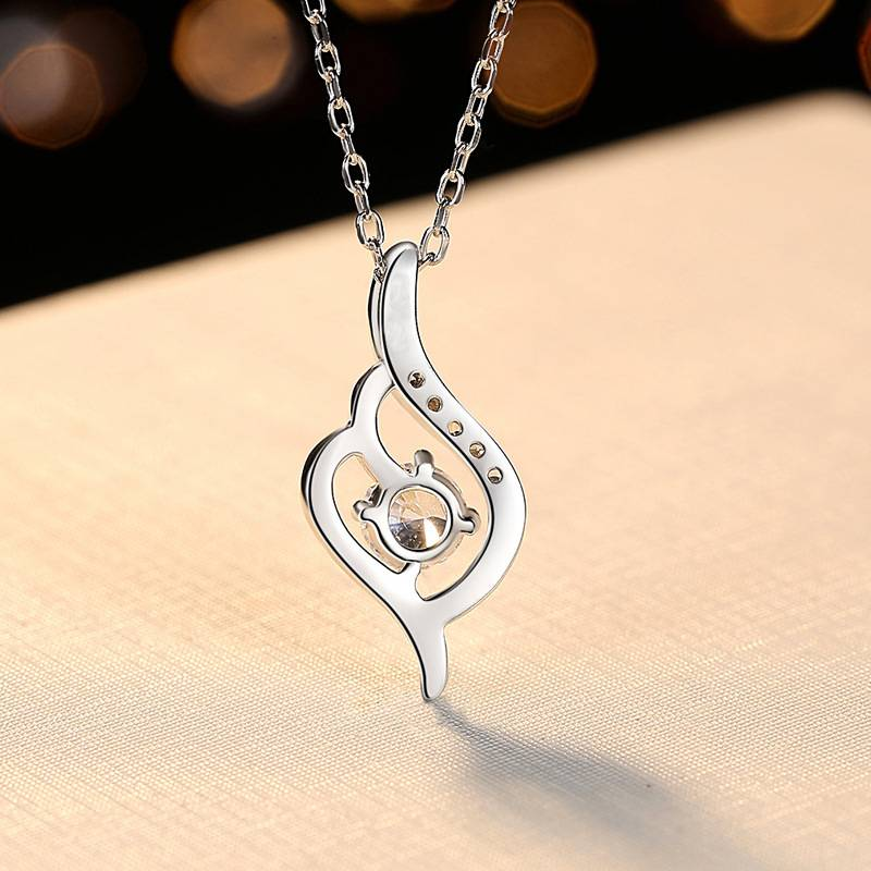 Nuovo ciondolo in argento sterling con moissanite color D, temperamento alla moda, Only Love, 50 punti, versatile catena per clavicola_voghion.com