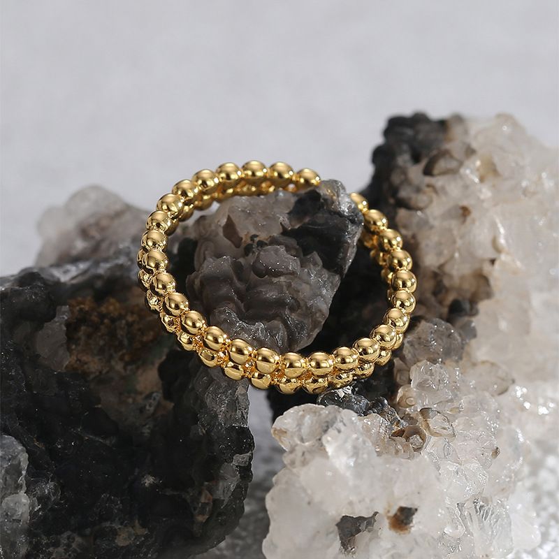 Persönlichkeit Übertrieben Nischendesign Kalten Stil Ring Weibliche Kupfer Überzogene Echte Gold Dichte Kleine Runde Perle Ring_voghion.com