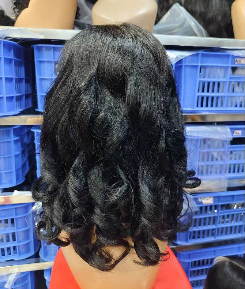 180% Dicht 14 Zoll Mënschlecht Hoer Perück Loose Body Wave Lace Frontal Bob Perück Brasilianesch Remy Kuerz Loose Wave Bob 4x4 Lace Verschluss Perück Fir Fraen_voghion.com