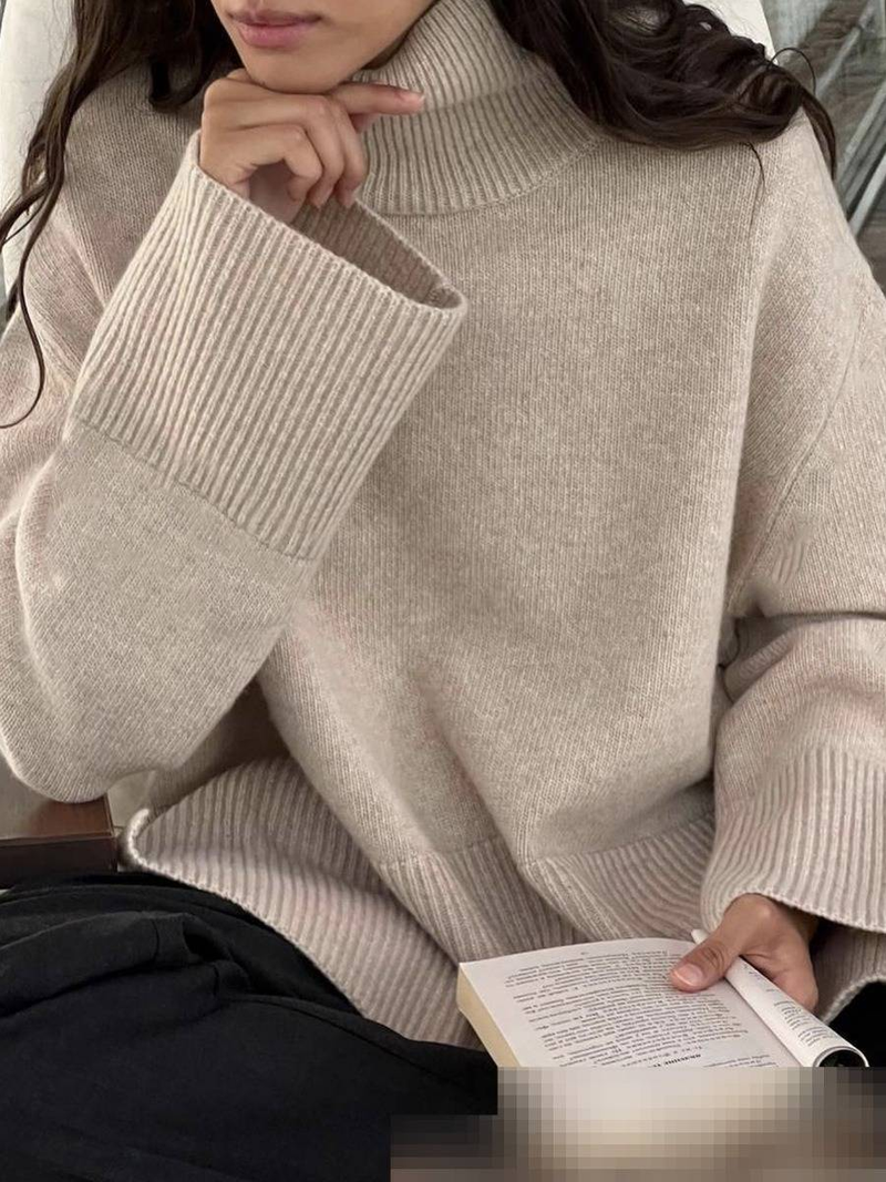 Pull oversize en tricot à col montant et ourlet fendu pour femme – Pull d'hiver en mélange acrylique doux – Couleurs : crème, anthracite, noir, vert océan, bleu ciel et kaki_voghion.com