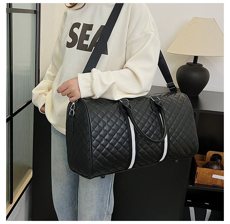Borsone da viaggio in PU resistente con design impermeabile, grande capacità 20-35 litri, elegante borsa a tracolla multiuso per palestra, viaggi del fine settimana_voghion.com