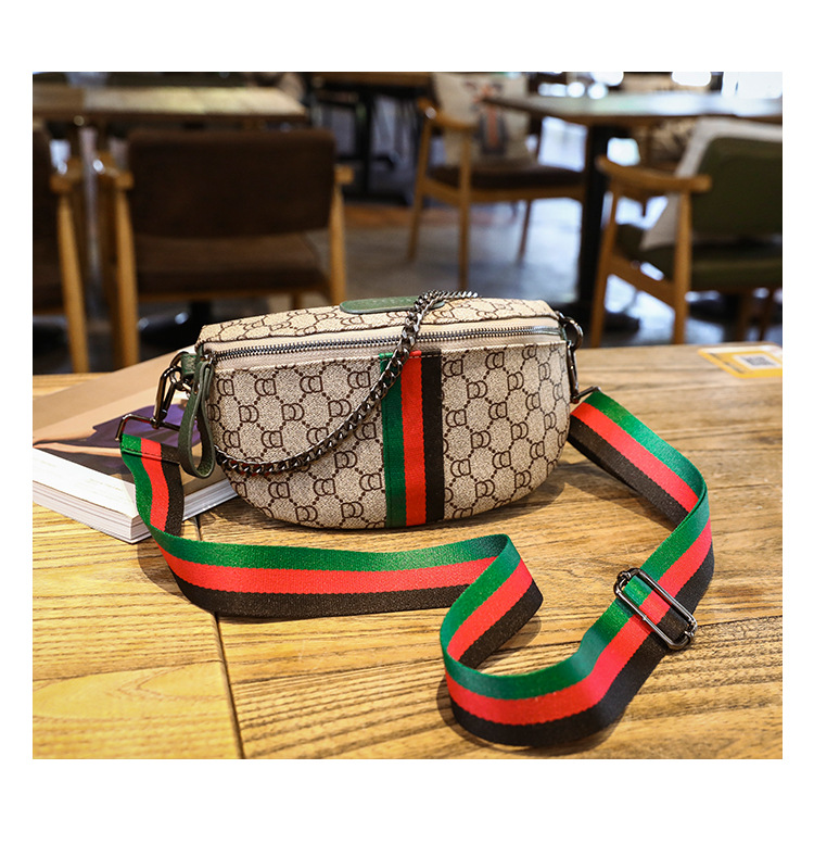 Dames 2023 nieuwe tas herfst en winter mode borsttas high-end gevoel brede schouderband een schouder Messenger kleine tas_voghion.com