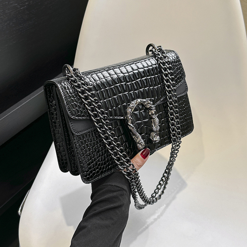 Heißer Designer Leichter Luxus Beliebte Damen Kette Retro Crash Farbe Hundert Schloss Hundert Schultertasche Kleine Quadratische Umhängetasche_voghion.com