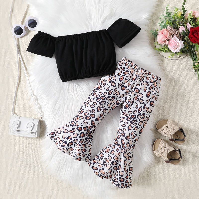 Top corto monospalla per mamma e bambini, alla moda, leopardato, con spalle scoperte e pantaloni a zampa con stampa leopardata, set da 2 pezzi - Nero (90 cm-130 cm)_voghion.com