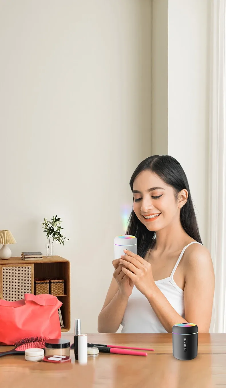 Mini umidificatore d'aria USB elettrico 180 ml diffusore di aromi purificatore di oli essenziali aromaterapia nebbia luci per auto casa camera da letto_voghion.com