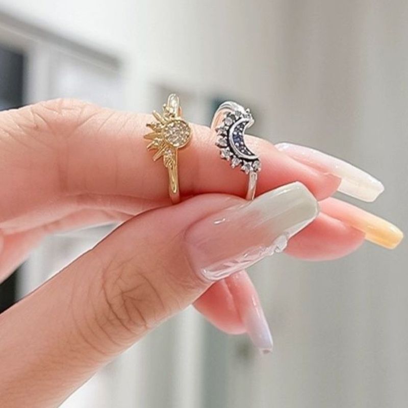 Anello anti-ansia all'ingrosso Sun Moon alla moda regolabile aperto rotante girevole per le dita per donne e ragazze_voghion.com