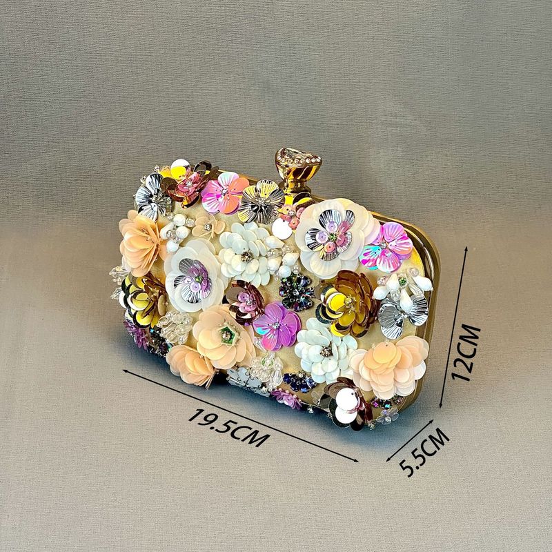 Nuova borsa da sera versatile da festa, realizzata a mano con perline e fiori tridimensionali_voghion.com