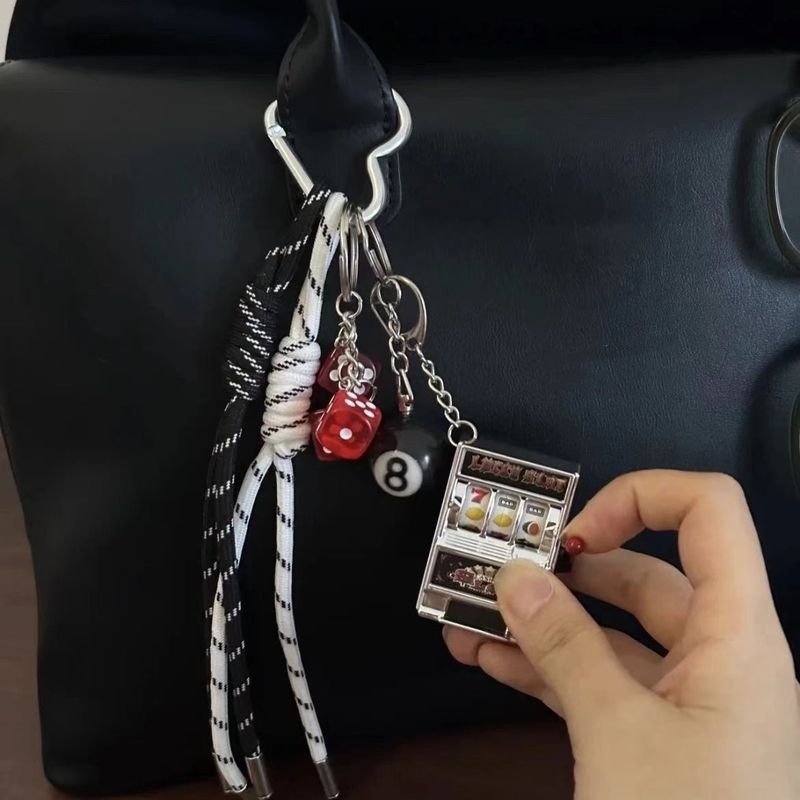 Llavero de máquina tragamonedas negra con colgante para bolso, cordón tejido de la misma pareja del blogger._voghion.com