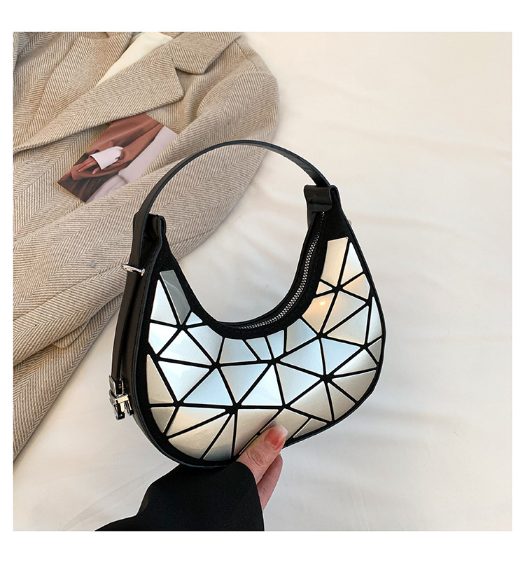 Trendige Mode Umhängetasche 2023 Allgleiches Neue Netz Rote Tasche Retro Neue Crescent Tasche Einfache Tragbare Unterarm Tasche_voghion.com