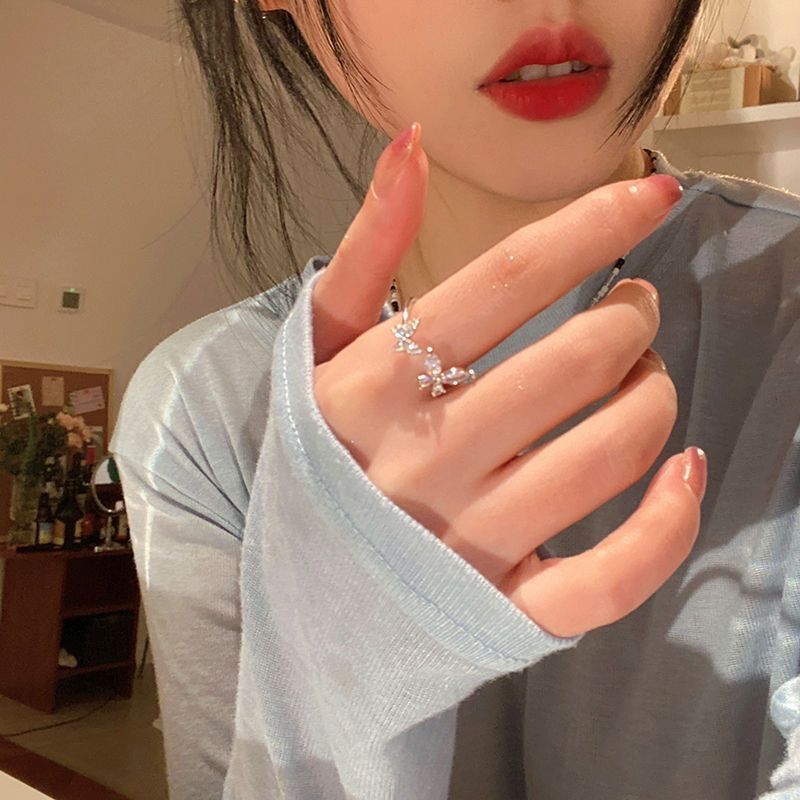 Anel aberto de borboleta de fada de oxigênio de gelo, anel personalizado de moda, design feminino, nicho de luz, luxo, luz de alta qualidade, anel de dedo indicador de luxo_voghion.com