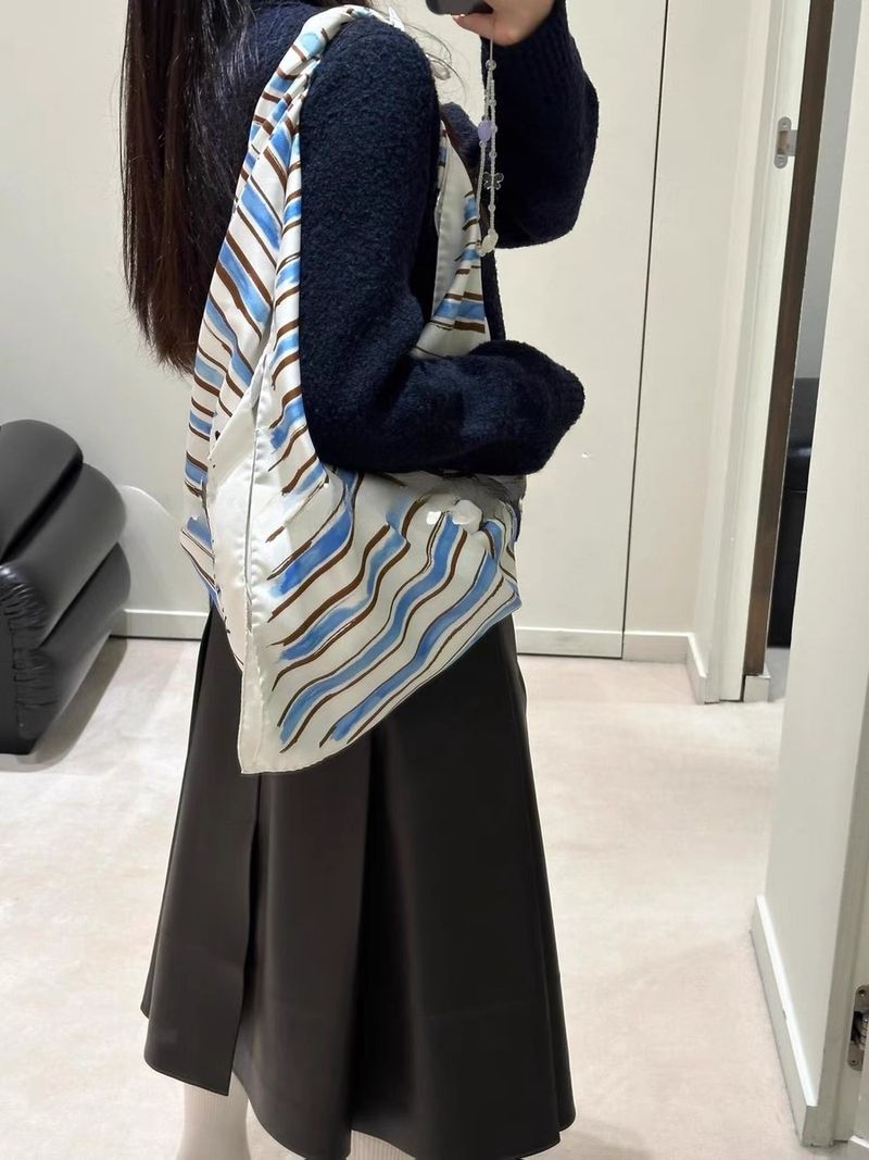 2025 Frühlings- und Sommerwelle der Mode Vielseitiger Lazy Style Knödelförmiges Knotendesign Umhängetasche Trend Freizeit Tägliche Nischenpersönlichkeit_voghion.com
