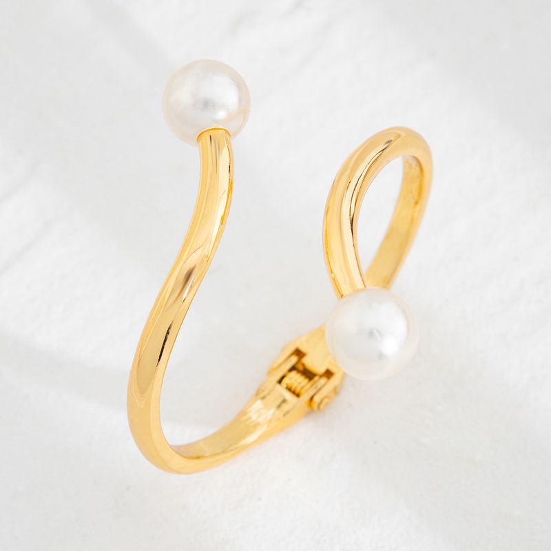 Simple And Elegant Irregular Metallic Bracelet With A Fashionable Feel Pearl Opening Spring Bracelet_voghion.com
