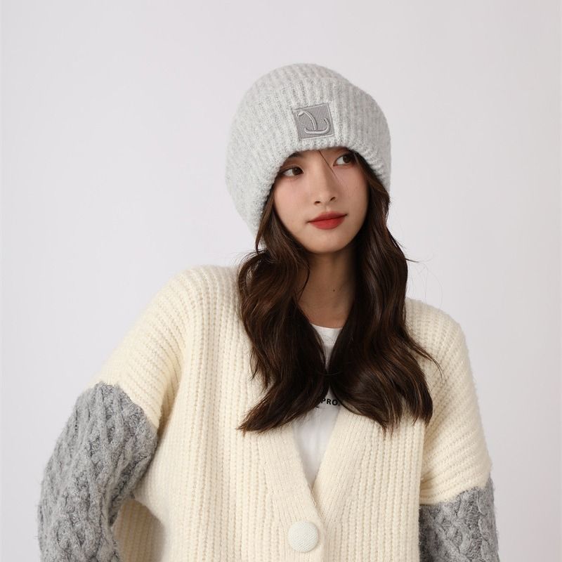 2023 new knitted autumn winter warm windproof and proof skiing couple cold with wool hat for women_voghion.com
