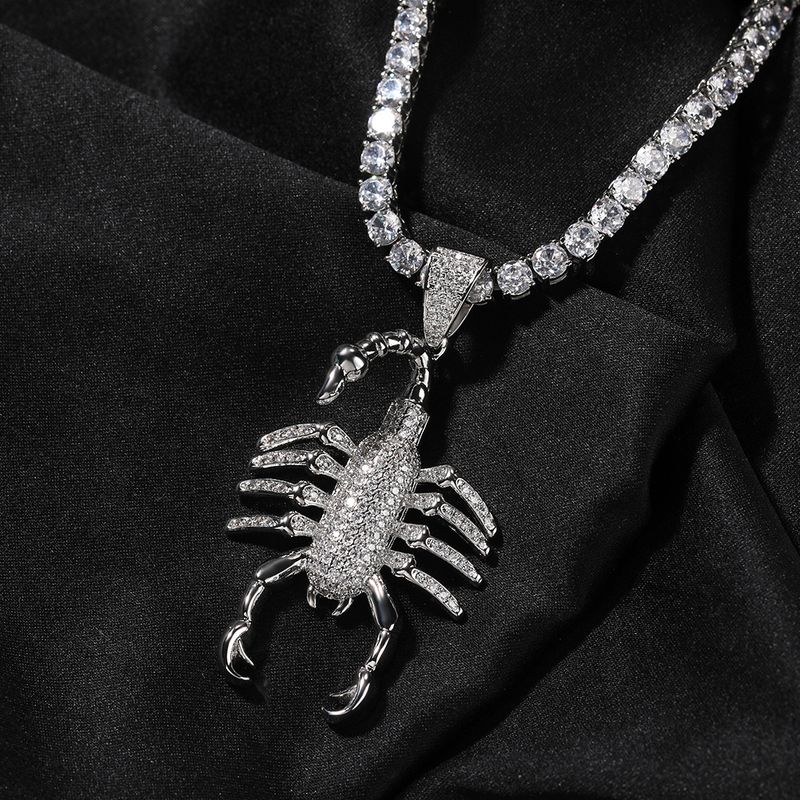 Herrenschmuck – Hip-Hop-Skorpion-Anhänger mit Zirkonia und Diamanten, ein cooles Statement-Piece für Casual und Streetwear._voghion.com