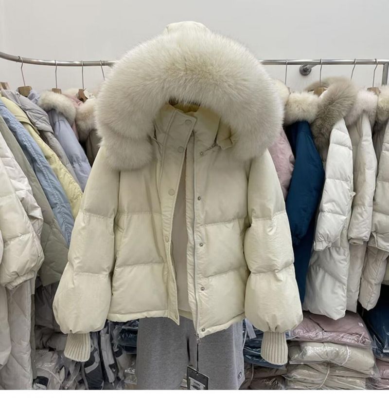 Übergroßer Winter-Puffermantel im koreanischen Stil – Lange Steppjacke mit abnehmbarer Kunstpelzkapuze (S-XL, Schwarz/Creme/Hellblau)_voghion.com
