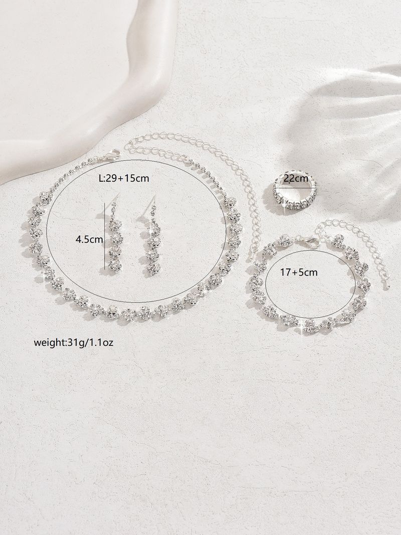 Damenschmuckset, modisches Temperament, schwarze Kristallkette, weibliche Nische, High-End-Design, Schlüsselbeinkette, trendiges Temperament, kurze Halskette_voghion.com