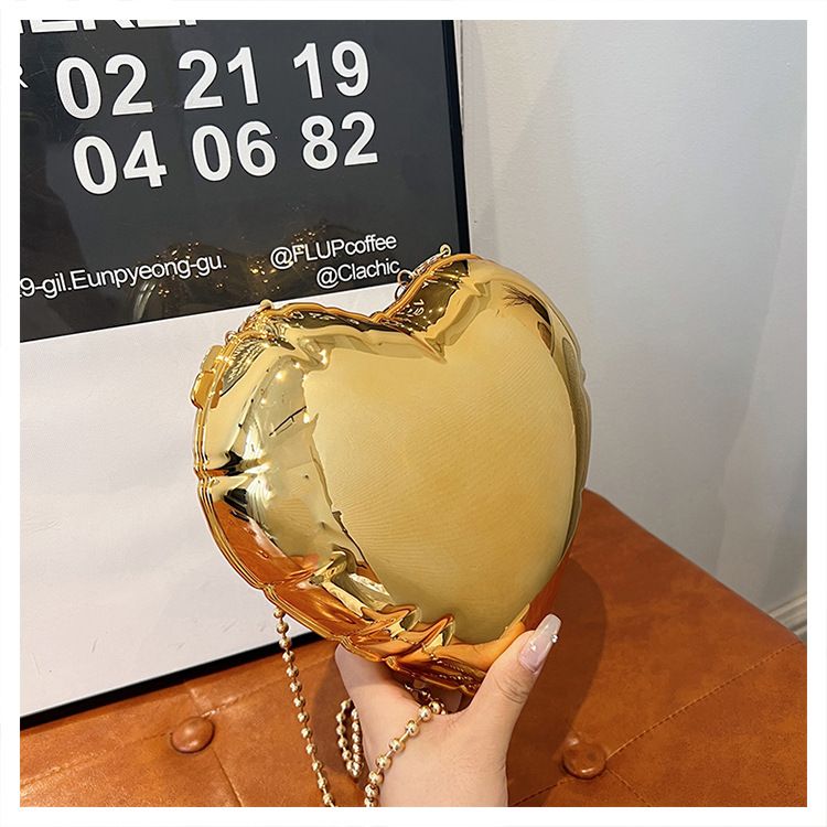 Acrylic Box 2024 Summer New Fashion Heart Simple Elegant Chain Crossbody Women's Bag_voghion.com