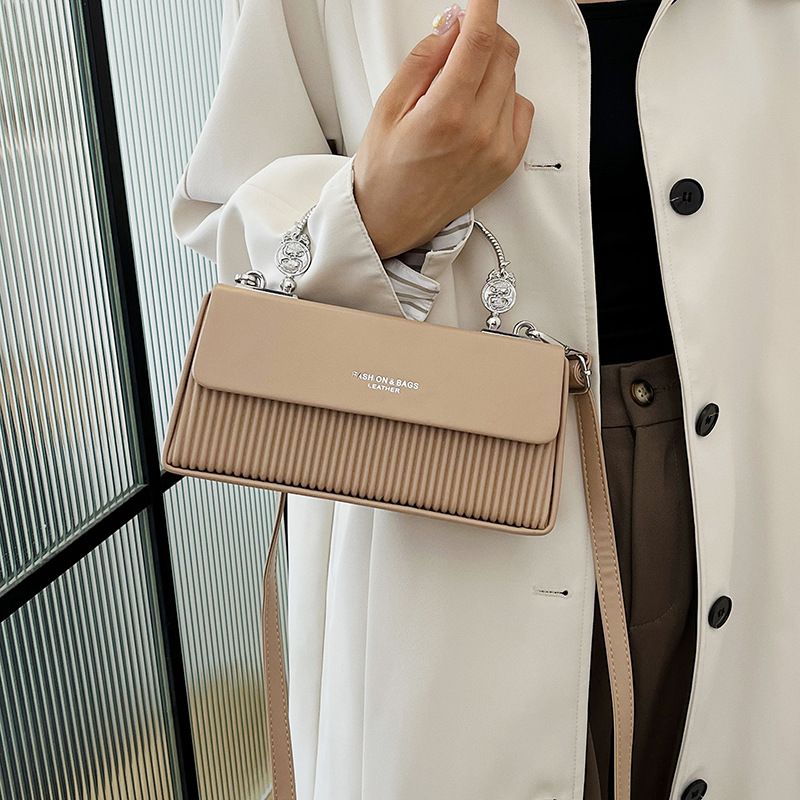 Niche Versatile Small Square Textured Shoulder Fashion Simple Box Bag Personalized Letter Women's Handbag_voghion.com