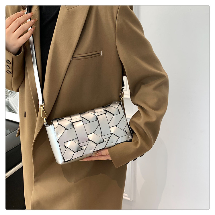 Borsa da donna in tessuto dal design piccolo 2023 Borsa a tracolla alla moda con nuova trama autunno/inverno 2023 Borsa a tracolla personalizzata_voghion.com
