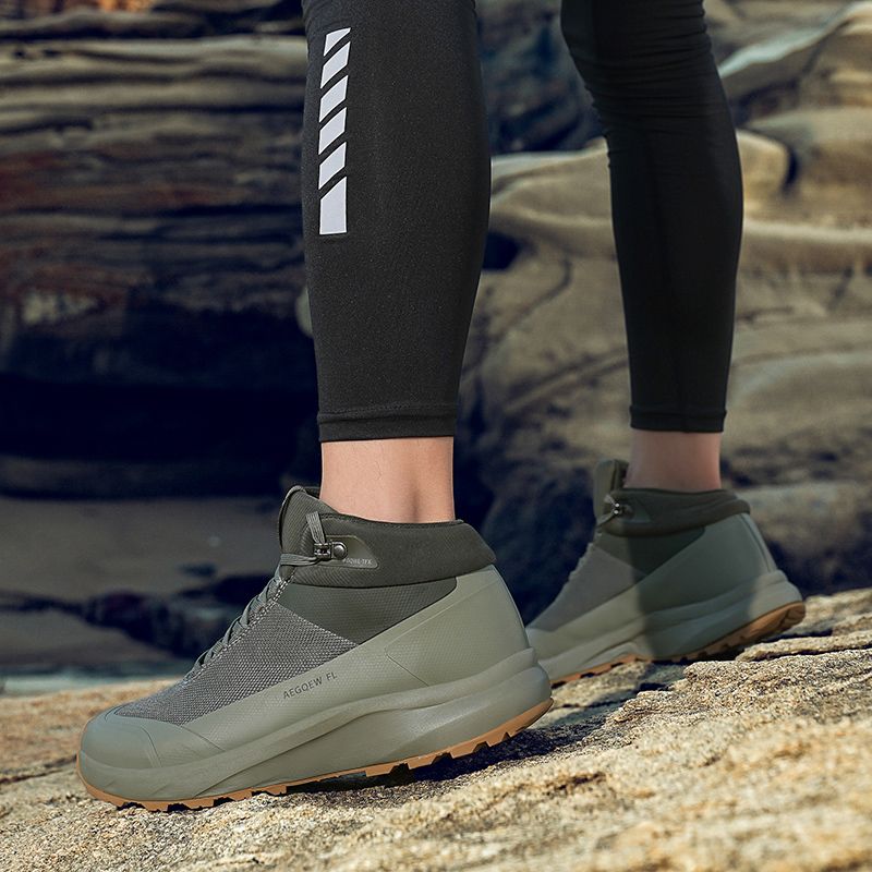 New Anti-splashing Water Mid-top Warm Outdoor Hiking Shoes_voghion.com