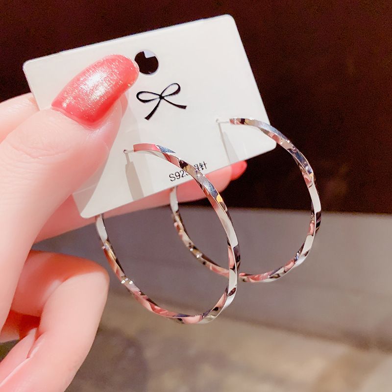 Orecchini a cerchio in argento con fibbia a forma di grande cerchio esagerato, stile coreano, con texture intrecciata, per donna_voghion.com