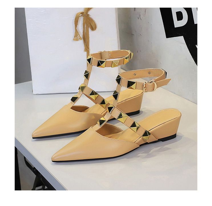 599-19 French Style Wedge Heel Pointed Toe Sandals For Women Classic Rivet Design One-Strap Comfortable Closed-Toe_voghion.com