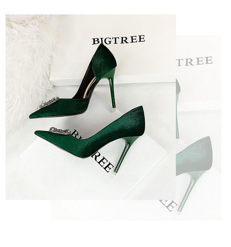 1363-K83 Bankett Dünne Absätze Verdicktes Wildleder Spitz Seitlich Hohl Metall Wasser Diamant Schnalle Ultra High Heel Einzelschuhe_voghion.com