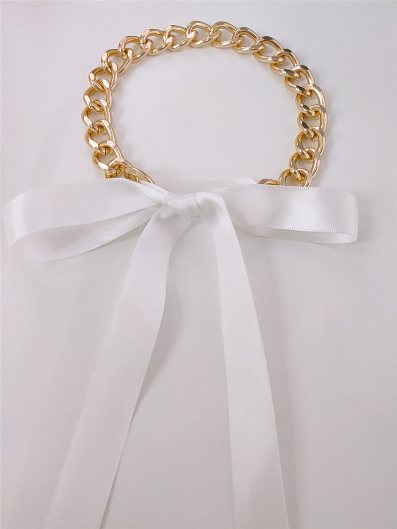 collana con collana a catena in metallo con fiocco in nastro elegante e dignitosa_voghion.com