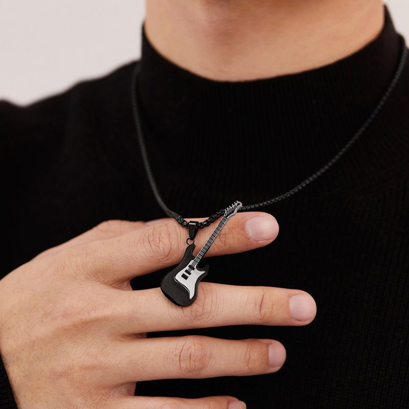 Bijoux pour hommes, personnalité tendance, hip-hop, pendentif guitare en acier inoxydable, classique de la rue, tendance, collier en acier titane pour hommes_voghion.com