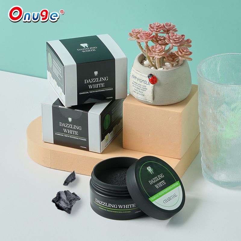 Polvere sbiancante per denti nera Onojie con carbone di bambù attivo e guscio di cocco_voghion.com