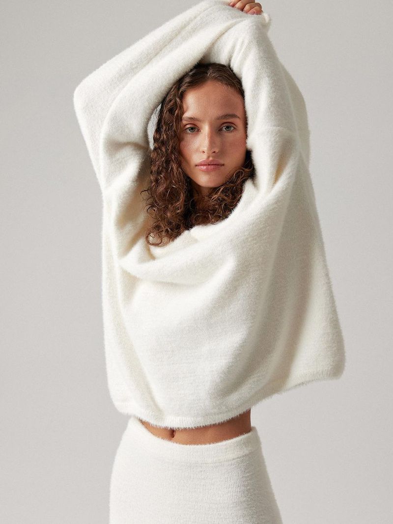 Mink Fur For Women, Autumn And Winter Commuting Simple Knitted V-neck Sweater + Skirt Set Wrinkle Outfit_voghion.com