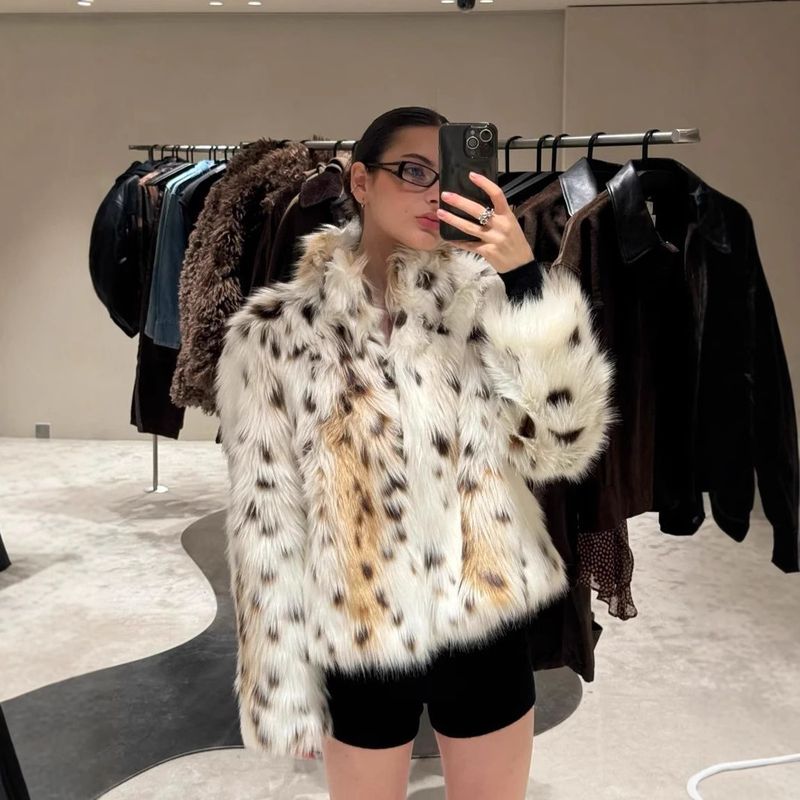 2025 Winter Eco-Friendly Warm Coat Loose Fit Mountain Cat Pattern Leopard Print Fur Jacket_voghion.com