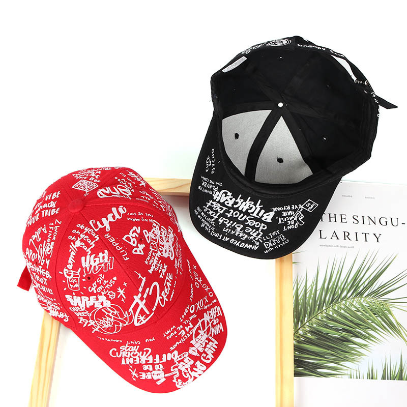 Korean Version of The Graffiti Personality Baseball Tide Men and Women Casual Wild Black Shade Curved Eaves Cap Sun_voghion.com