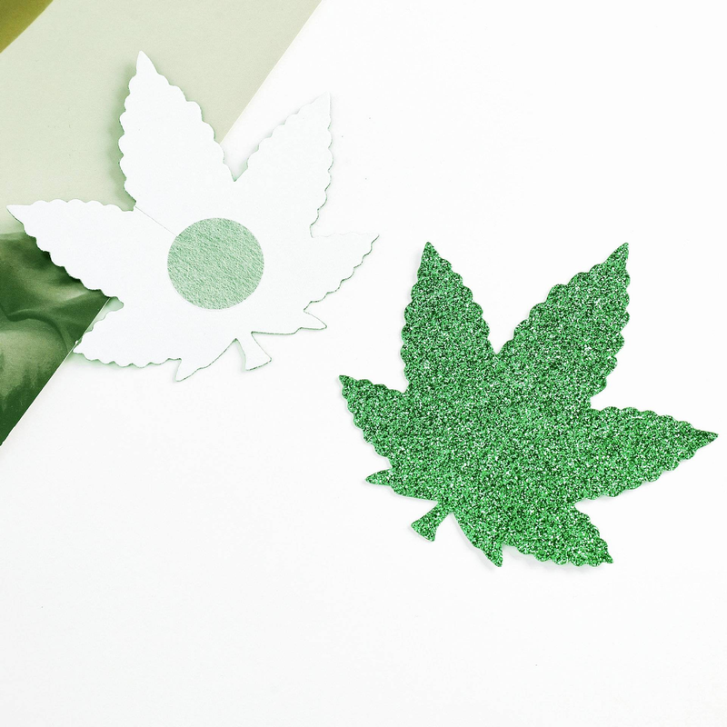 Grüner Glitzer-Brustaufnäher mit personalisiertem Brustwarzenaufnäher in Blattform_voghion.com