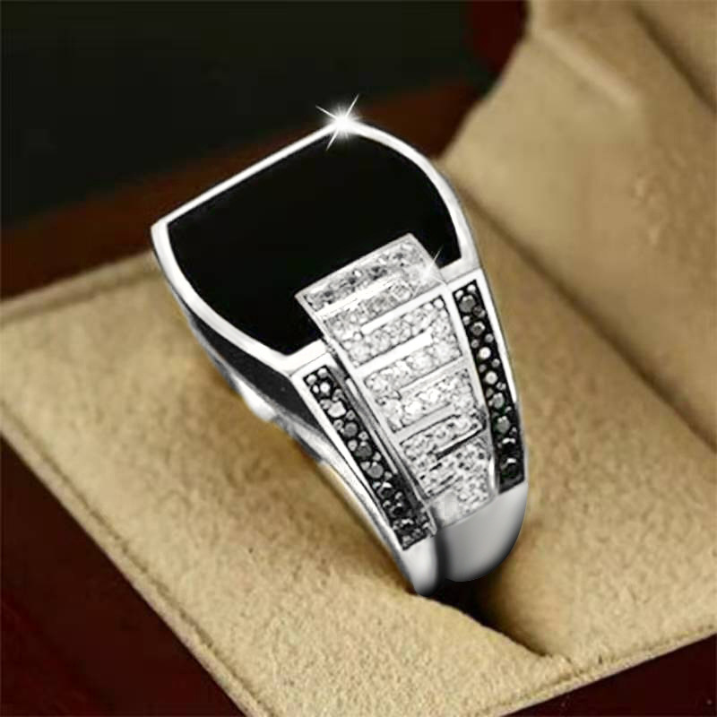 Anello in stile hip hop con diamanti sintetici intarsiati in zircone nero, gioiello alla moda da uomo_voghion.com