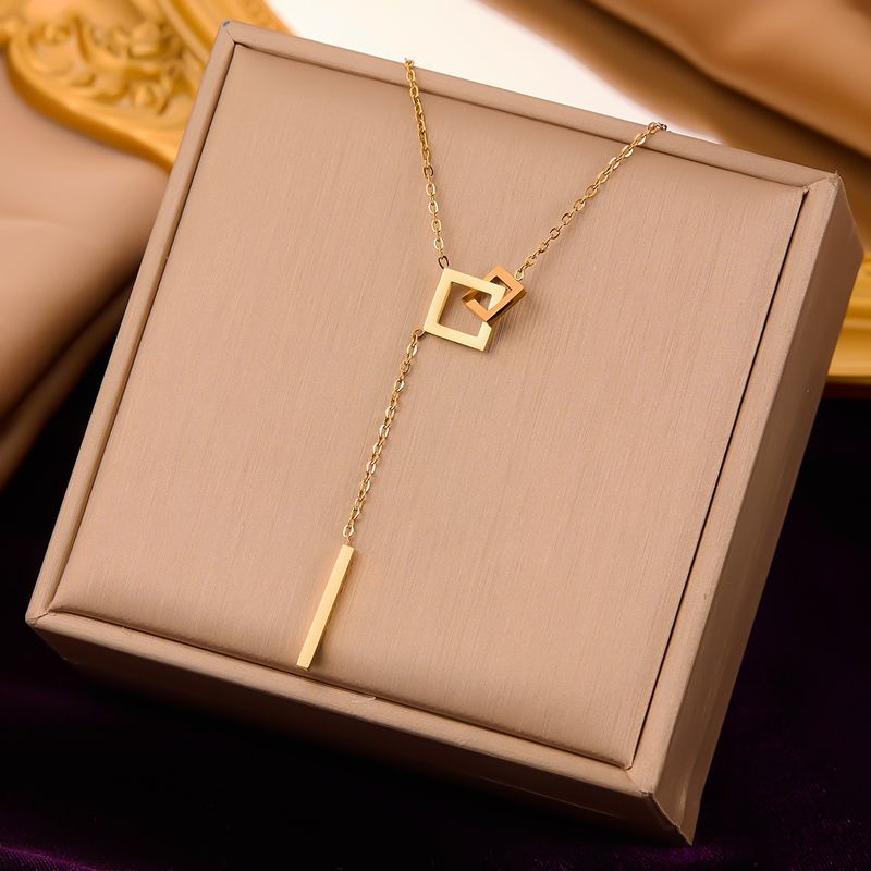 Nouveau collier ras du cou en acier titane inaltérable pour femme, tendance et simple, avec un trèfle à quatre feuilles et un style élégant._voghion.com