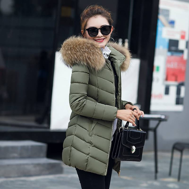 Langer Wintermantel für Damen mit Kunstpelzkapuze – Slim Fit, gesteppte Daunenjacke, warme Oberbekleidung für kaltes Wetter (Schwarz, Khaki, Burgunderrot)_voghion.com