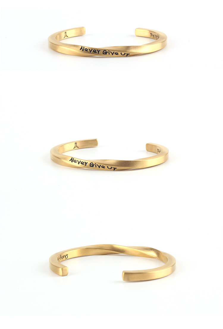 Designer twist vierkante draad titanium stalen armband Spiraalletters NOOIT GIVE UP inspirerende koppelarmband voor mannen en vrouwen_voghion.com
