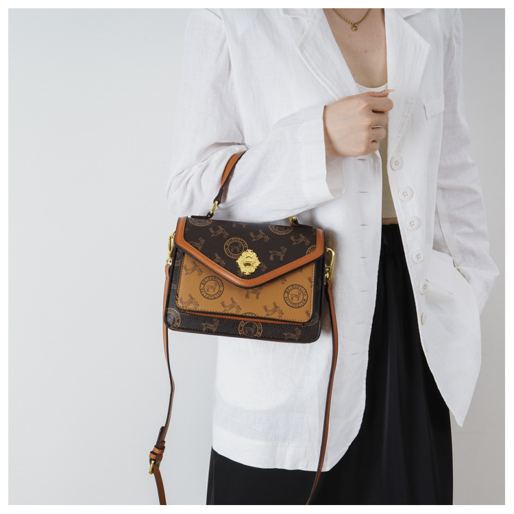 2023 New Trendy High-end stampato Retro Borsa di nicchia Luce di lusso Moda all-match borsa a tracolla monospalla da donna_voghion.com