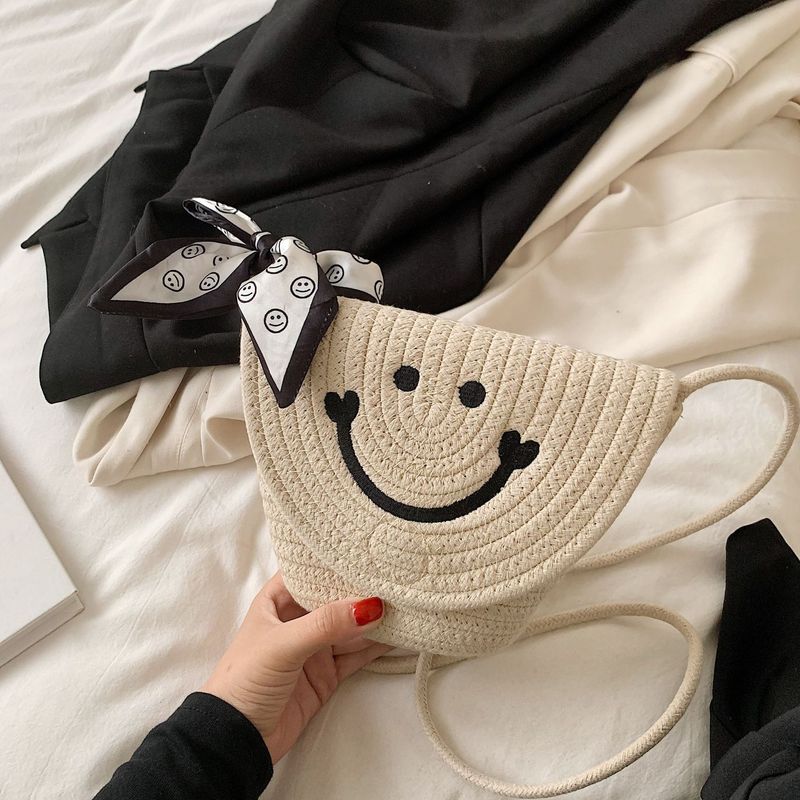 Handgewebte Umhängetasche aus Stroh – Sommerliches Strandmuschel-Design mit verstellbarem Riemen_voghion.com