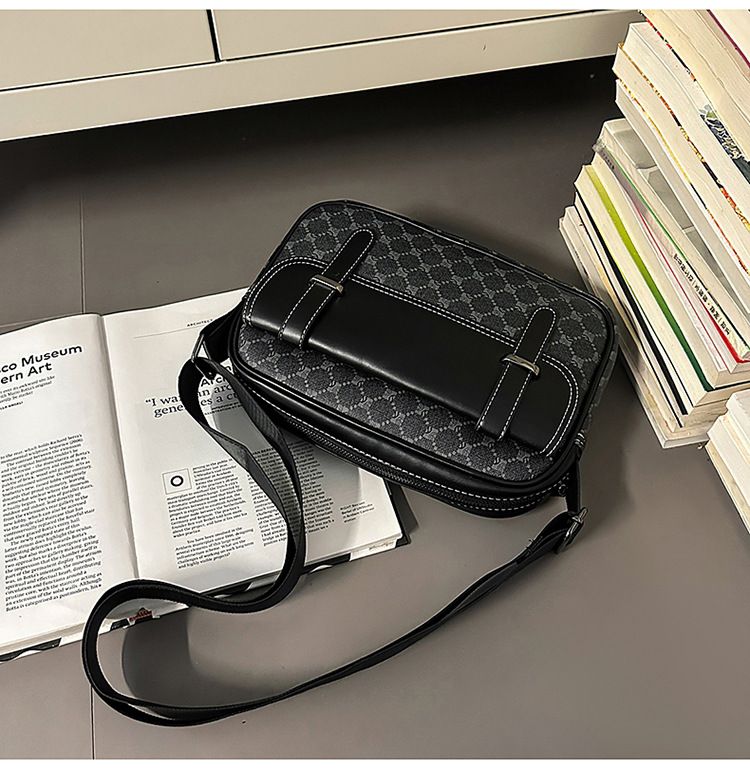 Borsa a tracolla alla moda a quadri per uomo e donna - Borsa a tracolla leggera in PU con design impermeabile, perfetta per lavoro e viaggi (28x7x20 cm)_voghion.com