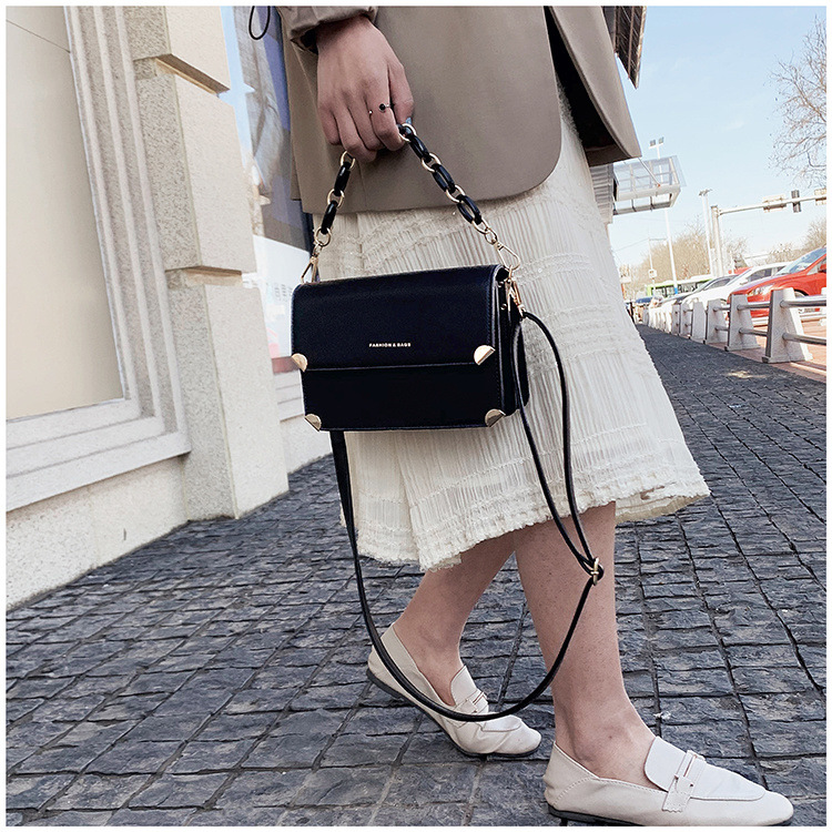 High-end väska i utländsk stil Dam Nya trendiga All-match Texture Messenger-väska kvinnors åldersreducerande mode en-axel liten fyrkantig väska_voghion.com