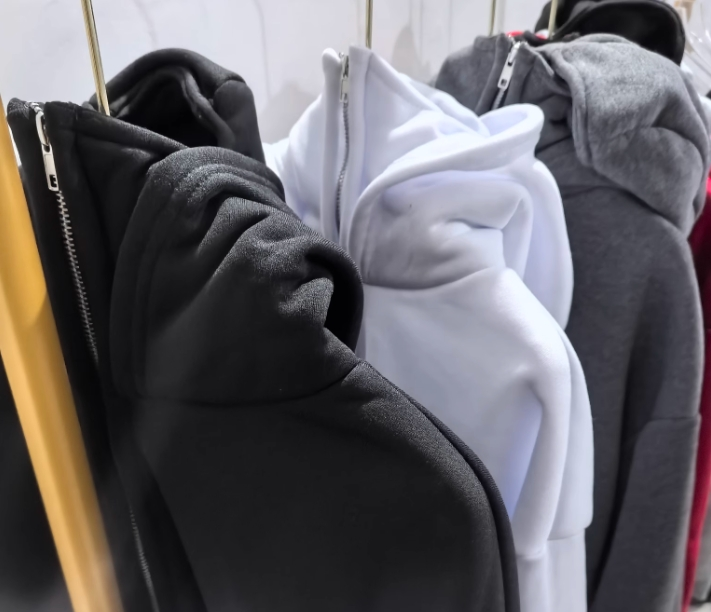 Herren Y2K Streetwear Hoodie – Fleecegefütterte Jacke mit Paris-Print | Übergroßer Unisex-Pullover mit reflektierenden Details_voghion.com