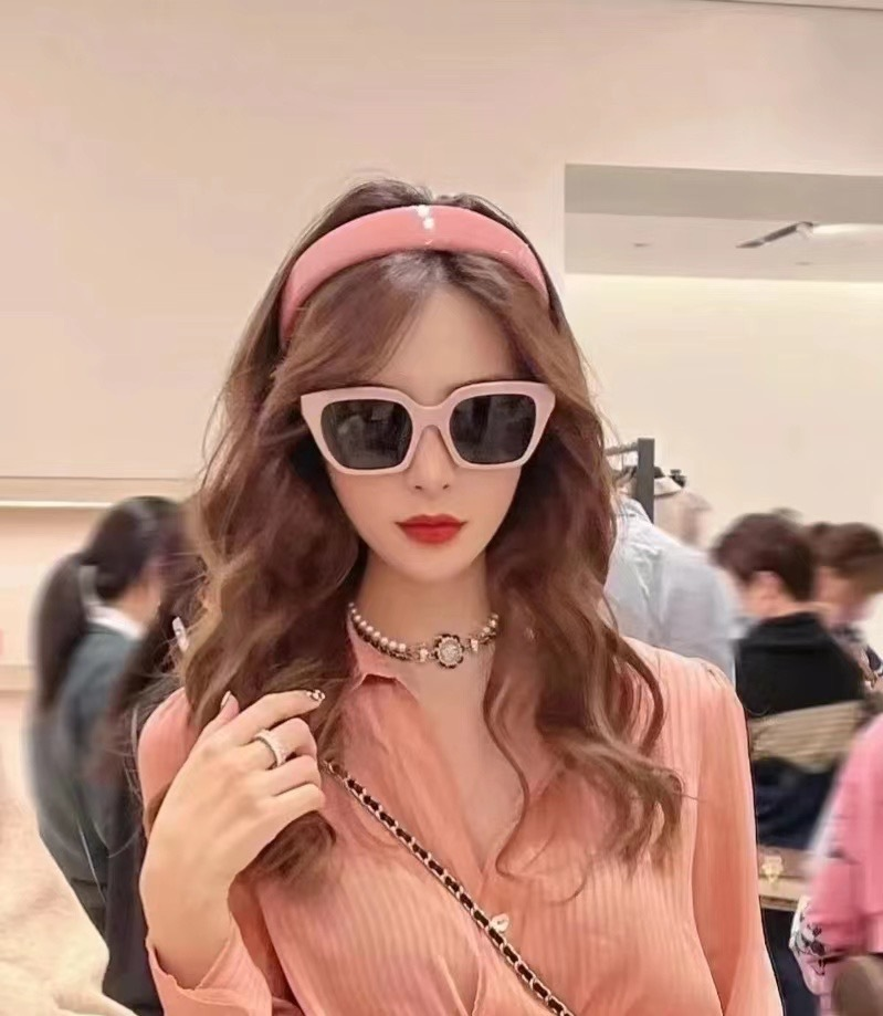 New Sunglasses Macaron Pink Sunglasses with Female Concave Shape for Photography, UV Resistant and High-end Feel, Instagram Sunglasses_voghion.com