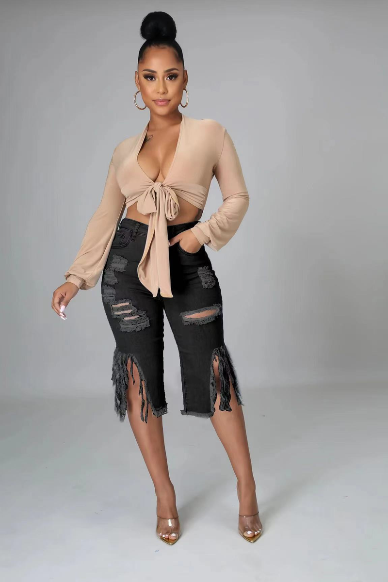 Nuovi pantaloncini jeans strappati con nappe elastiche da donna_voghion.com