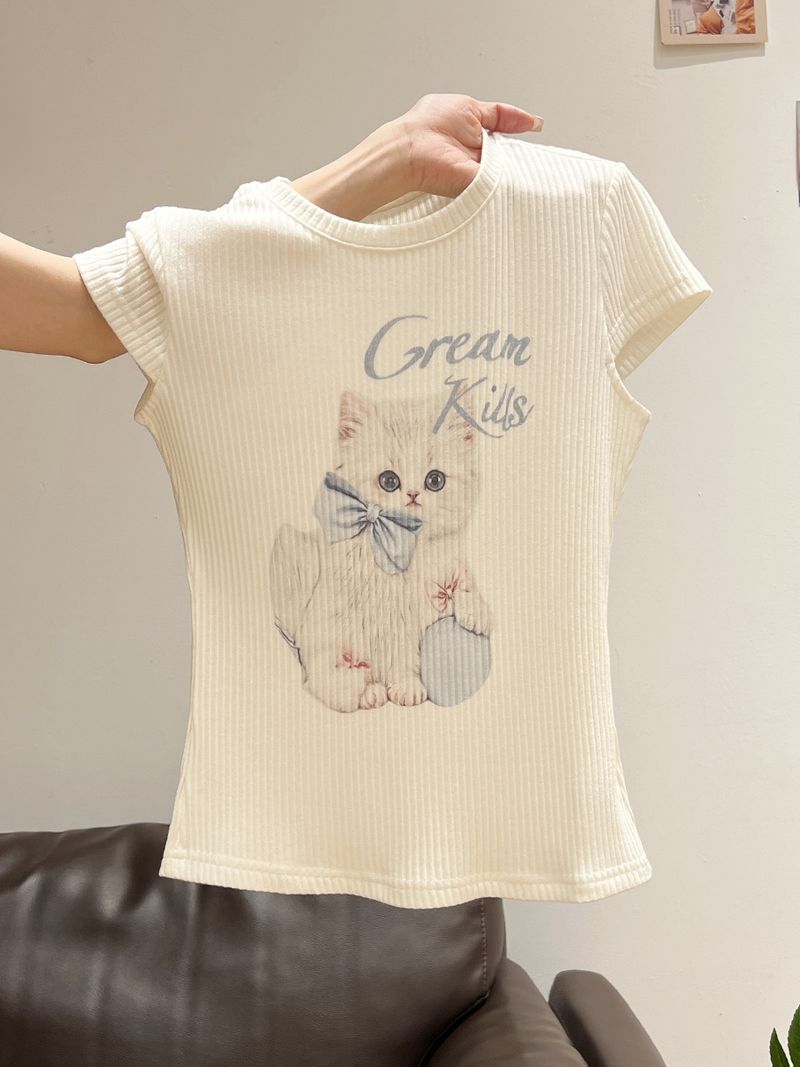 Camiseta de manga corta con estampado de gato para mujer, cuello redondo, hombros descubiertos, corte entallado, 2025_voghion.com